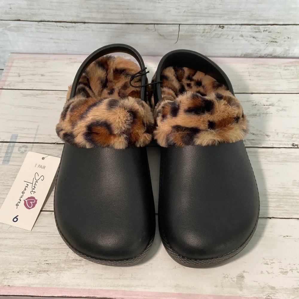 Womens Clogs - Picture 2 of 4